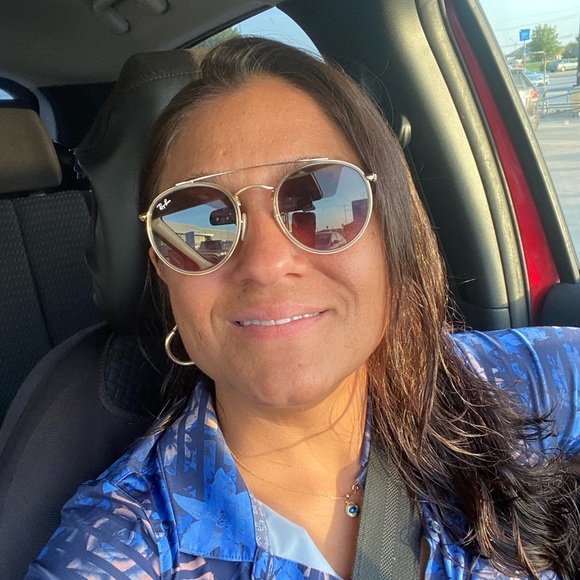 Meet your Posher, Marilyn - Picture 1 of 2